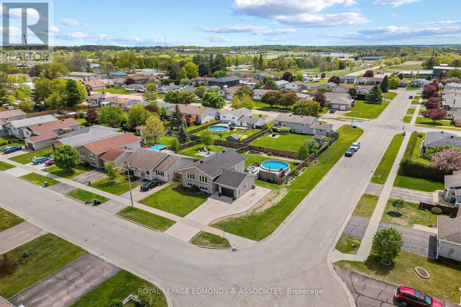 621 Johnston Crescent, Pembroke, Ontario K8A 0C3 - Photo 2 - X13216546
