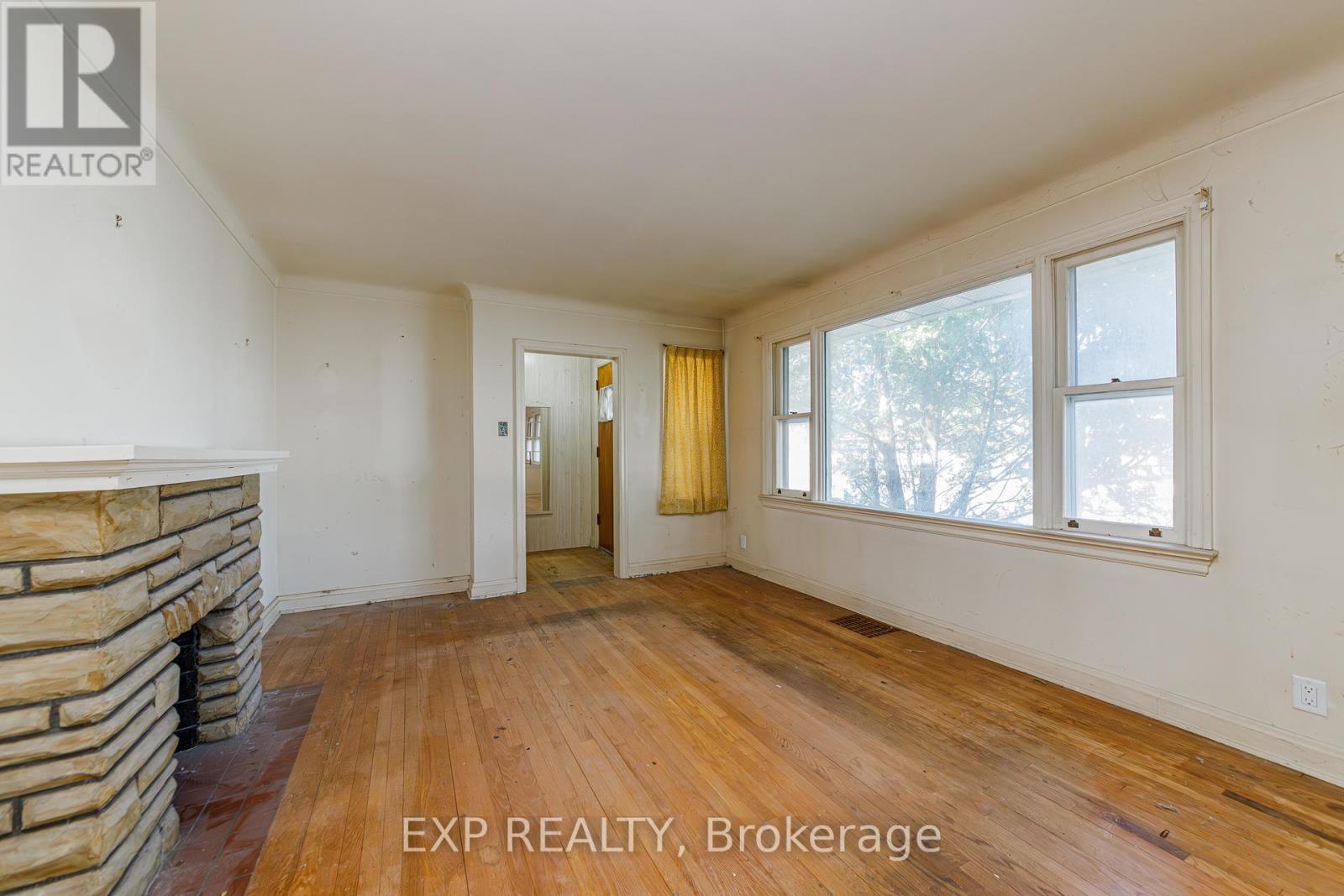252 Woodroffe Avenue, Ottawa, Ontario K2A 3V4 - Photo 2 - X13216382