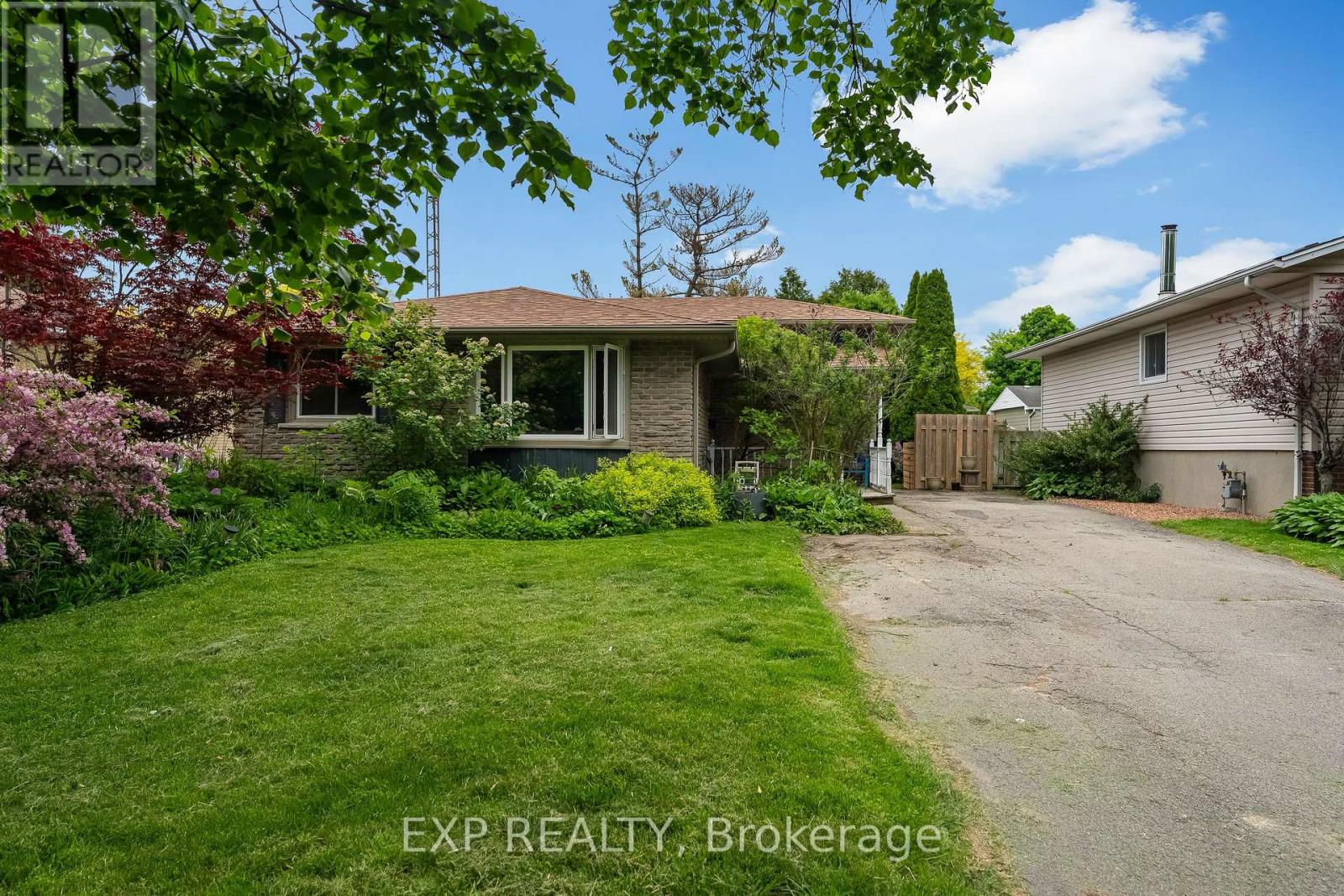 11 ABRAHAM DRIVE, St. Catharines, Ontario