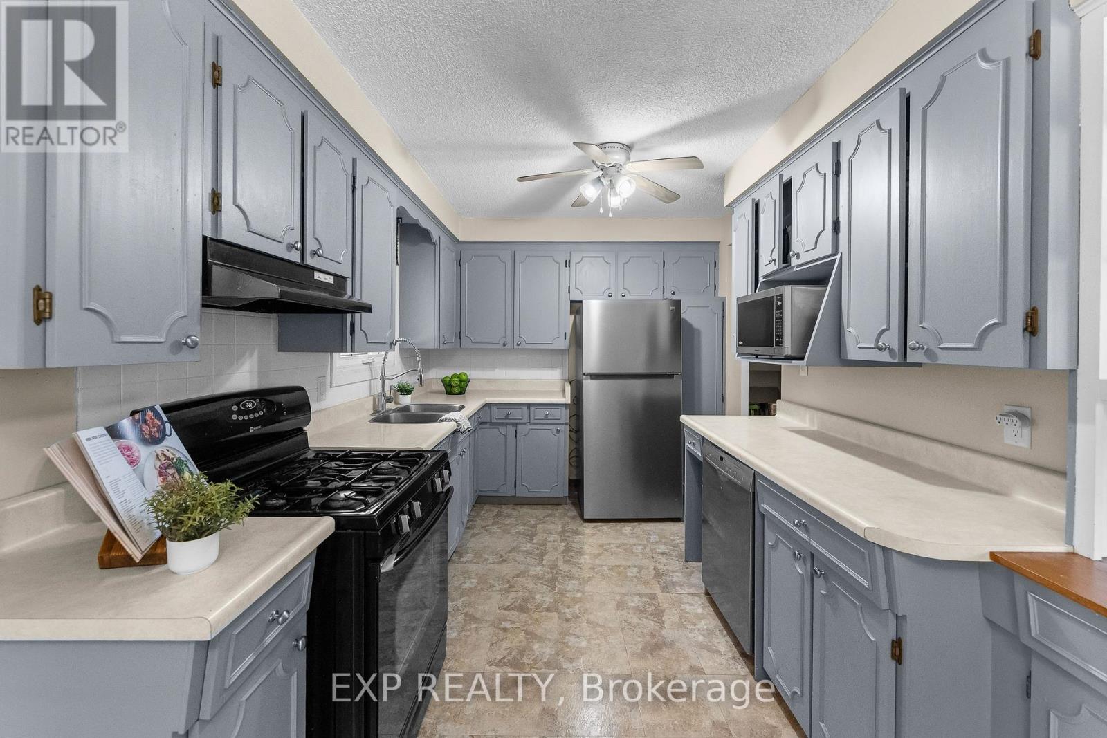 11 Abraham Drive, St. Catharines, Ontario  L2M 6K7 - Photo 7 - X13216370