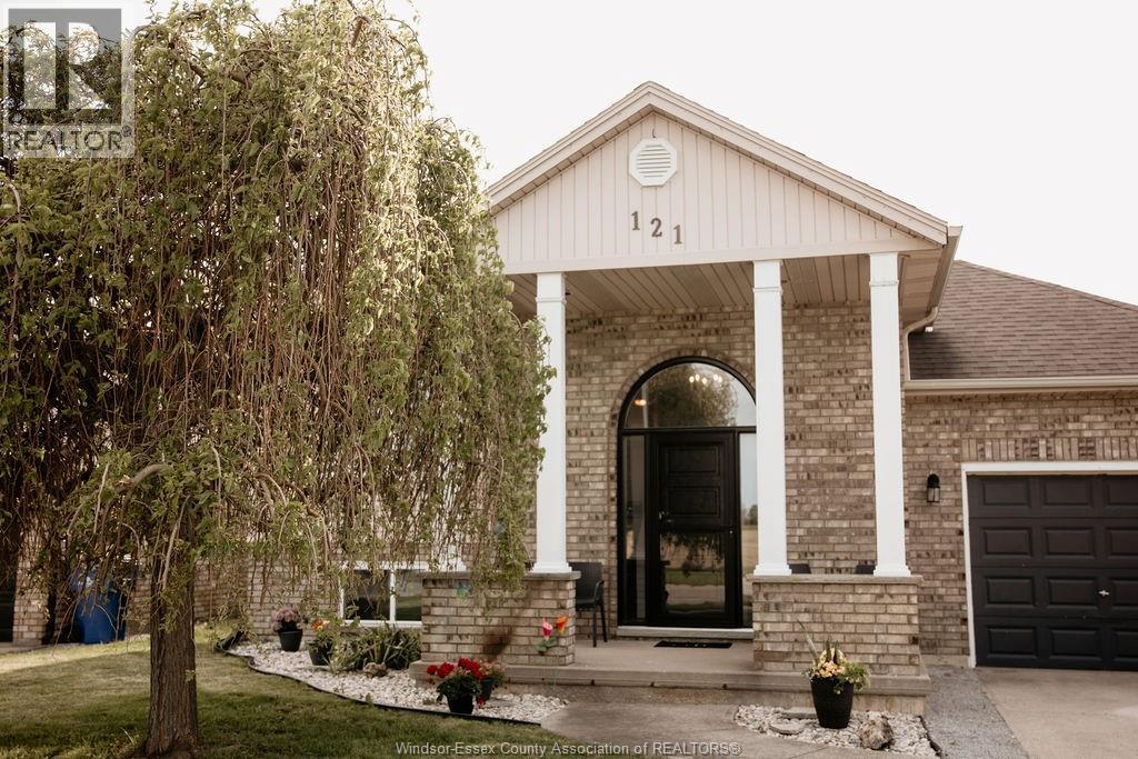MLS# 26012437: 121 Queen STREET South, Tilbury, Canada