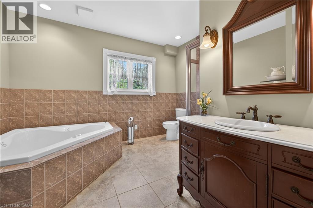 136 Mountain Street, Grimsby, Ontario  L3M 4E7 - Photo 20 - 40834881