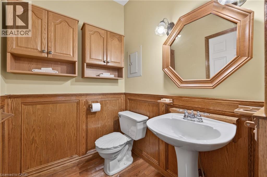 136 Mountain Street, Grimsby, Ontario  L3M 4E7 - Photo 22 - 40834881