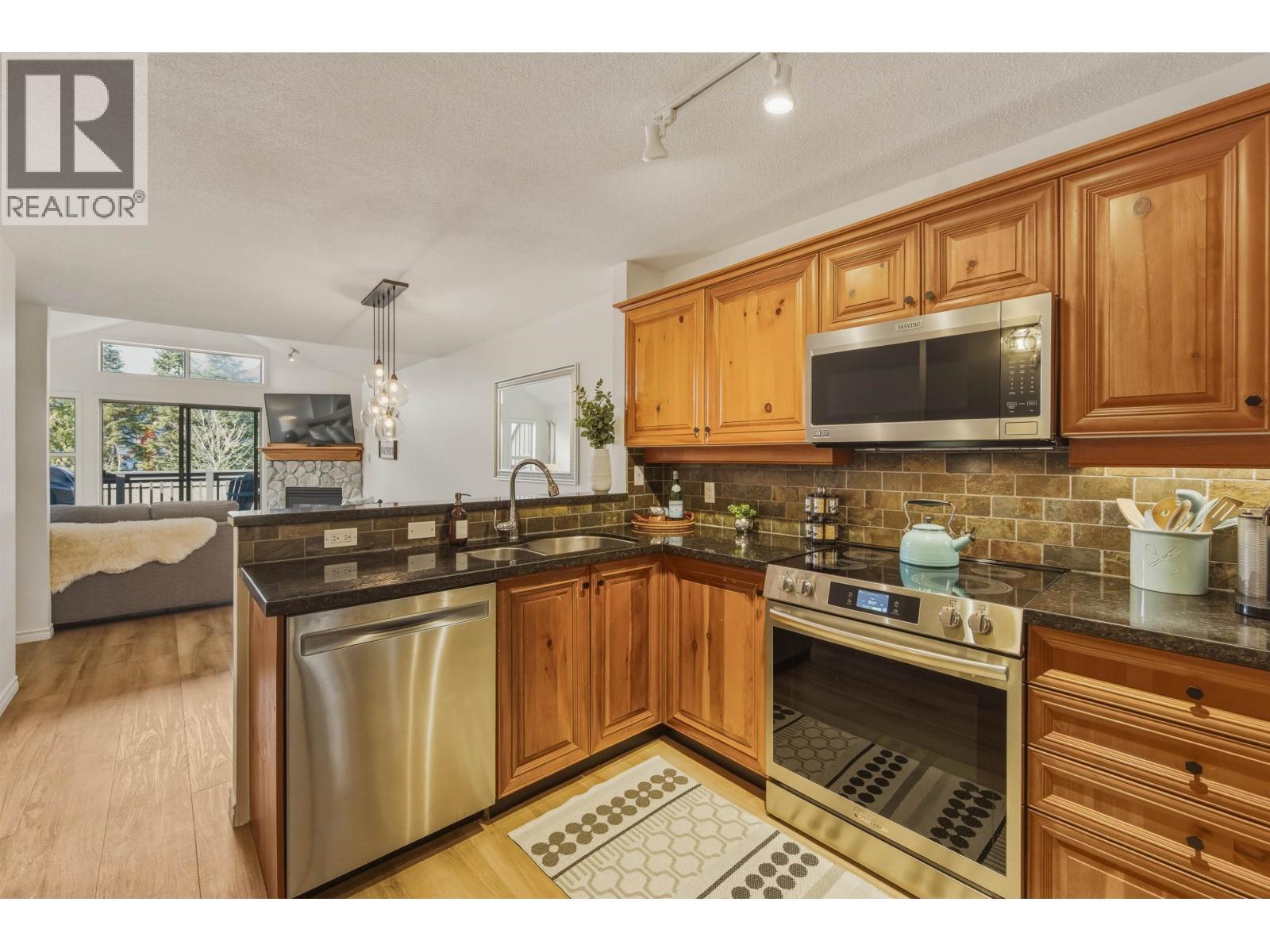 7 4890 Painted Cliff Road, Whistler, British Columbia  V8E 1C9 - Photo 6 - R3074650