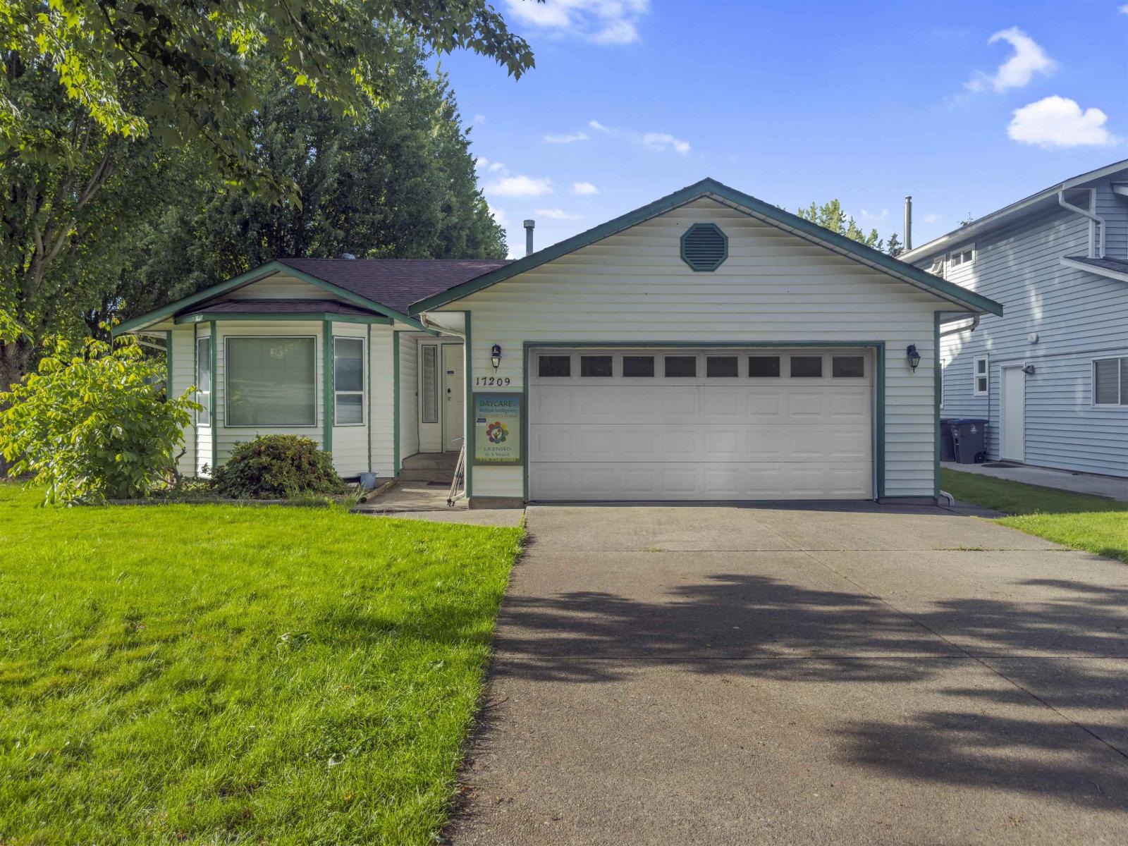 17209 62a Ave, Surrey, British Columbia  V3S 6V6 - Photo 2 - R3126464