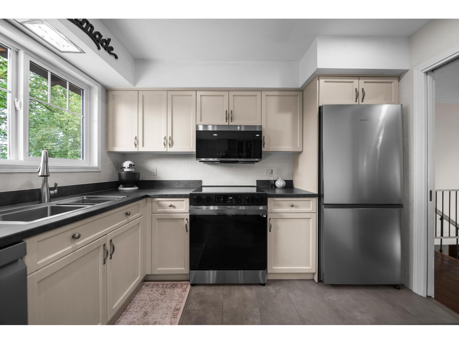 35061 High Drive, Abbotsford, British Columbia  V2S 2X7 - Photo 5 - R3129101