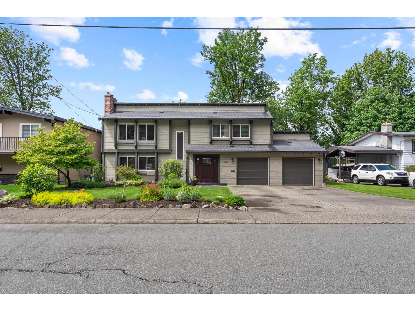 35061 High Drive, Abbotsford, British Columbia  V2S 2X7 - Photo 1 - R3129101