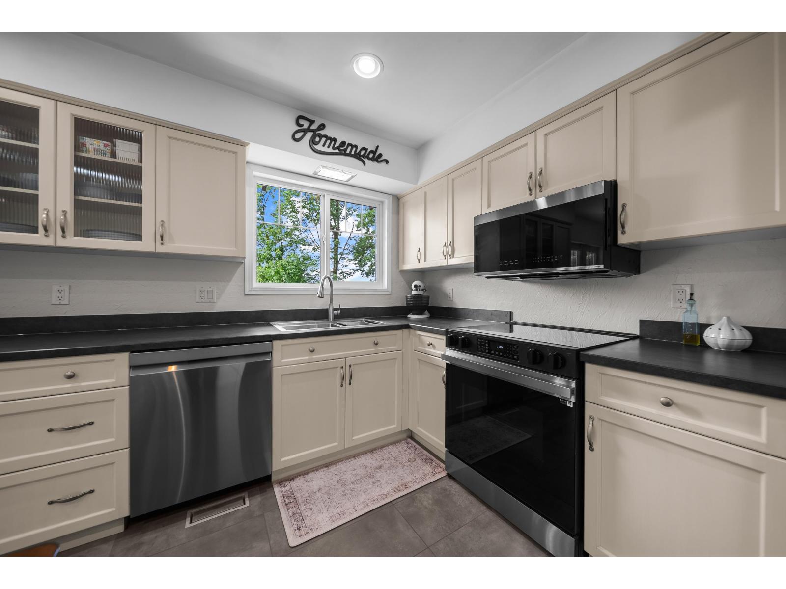 35061 High Drive, Abbotsford, British Columbia  V2S 2X7 - Photo 6 - R3129101