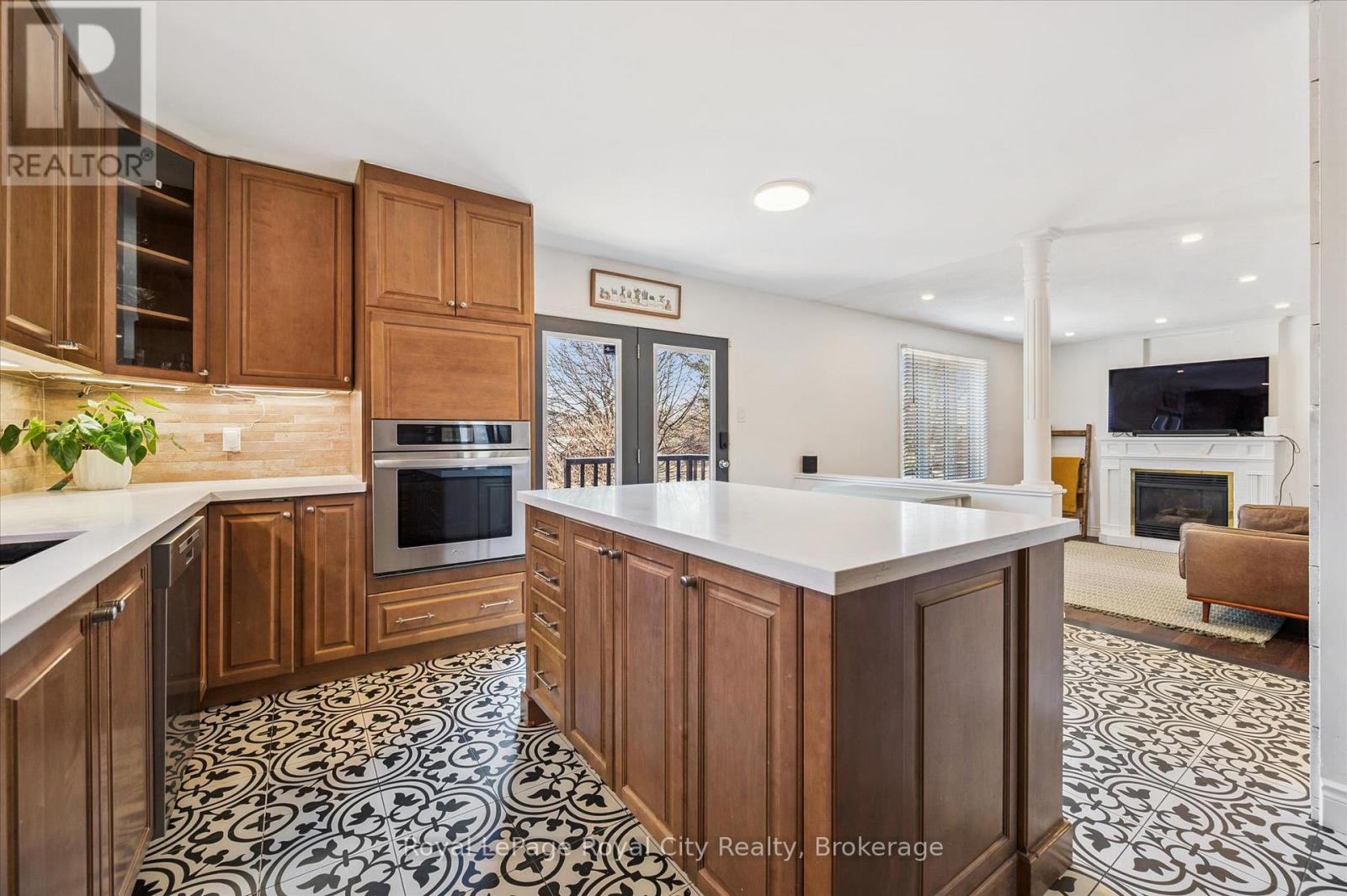 20 Darby Road, Guelph, Ontario  N1K 1R4 - Photo 7 - X13216378