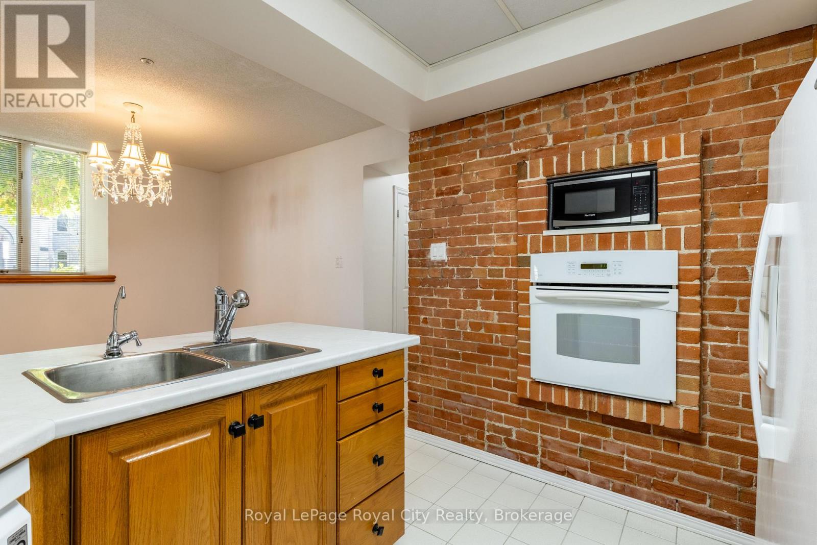 101 - 57 Suffolk Street W, Guelph, Ontario N1H 2J1 - Photo 3 - X13216432