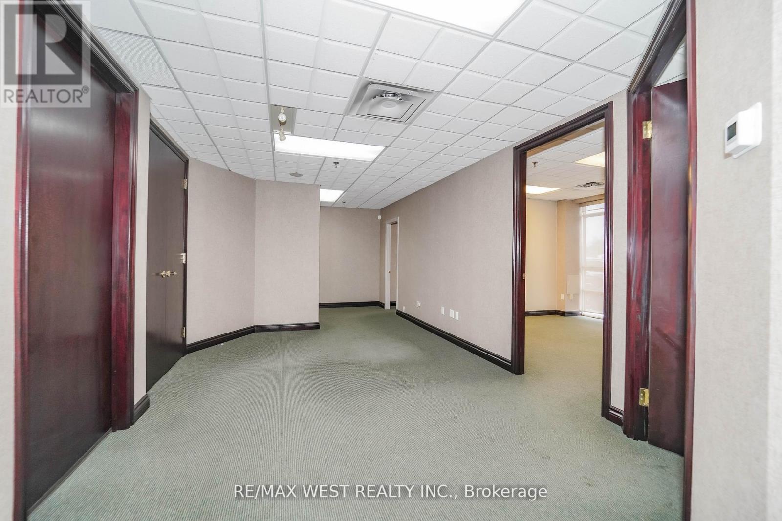 C1 & C3 - 800 Sheppard Avenue W, Toronto, Ontario  M3H 6B4 - Photo 3 - C13216410