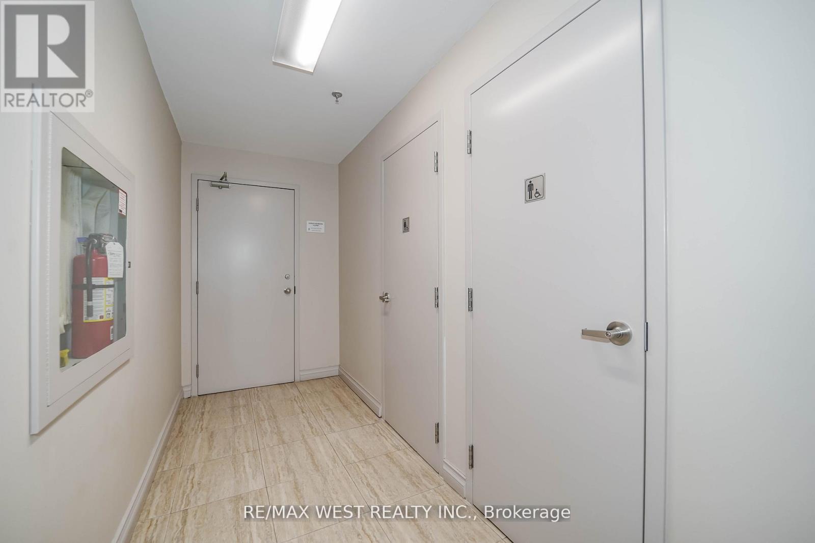 C1 & C3 - 800 Sheppard Avenue W, Toronto, Ontario  M3H 6B4 - Photo 7 - C13216410