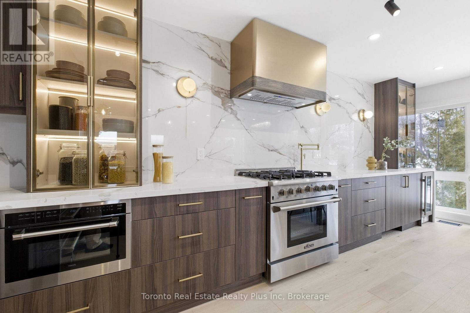 3 Blithfield Avenue, Toronto, Ontario  M2K 1X9 - Photo 9 - C13216438