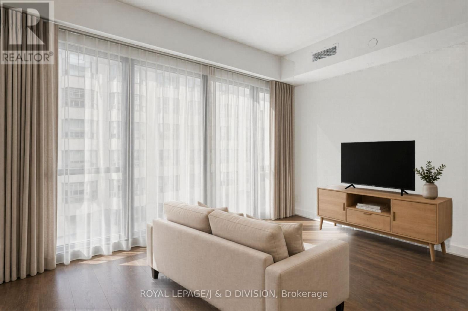 1705 - 188 Cumberland Street, Toronto, Ontario  M5R 0B6 - Photo 3 - C13216492