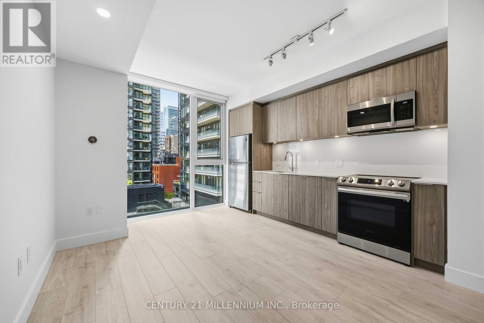 905 - 357 King Street W, Toronto, Ontario  M5V 0S7 - Photo 2 - C13216544