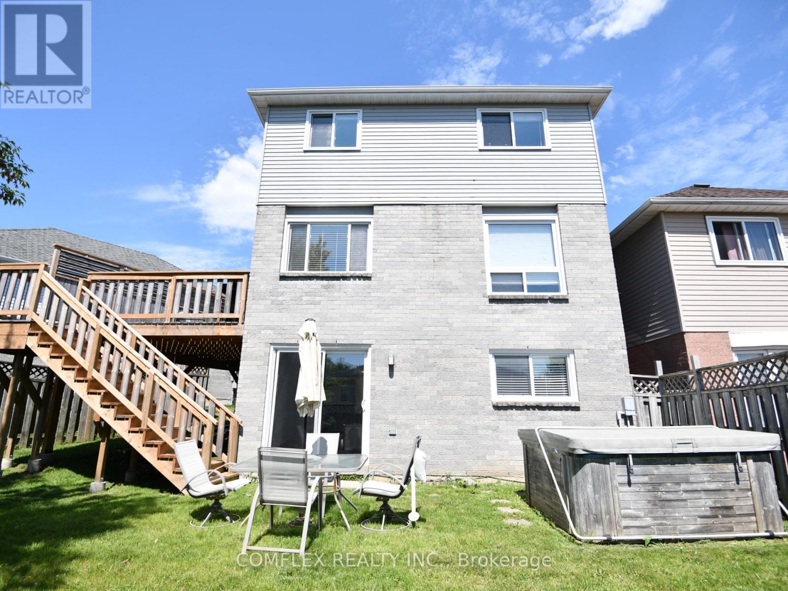 33 Broadlands Square, Clarington, Ontario  L1E 1R2 - Photo 3 - E13216422