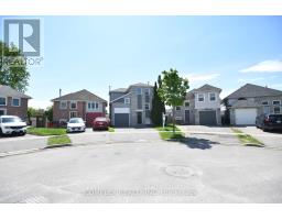 33 BROADLANDS SQUARE, Clarington, Ontario