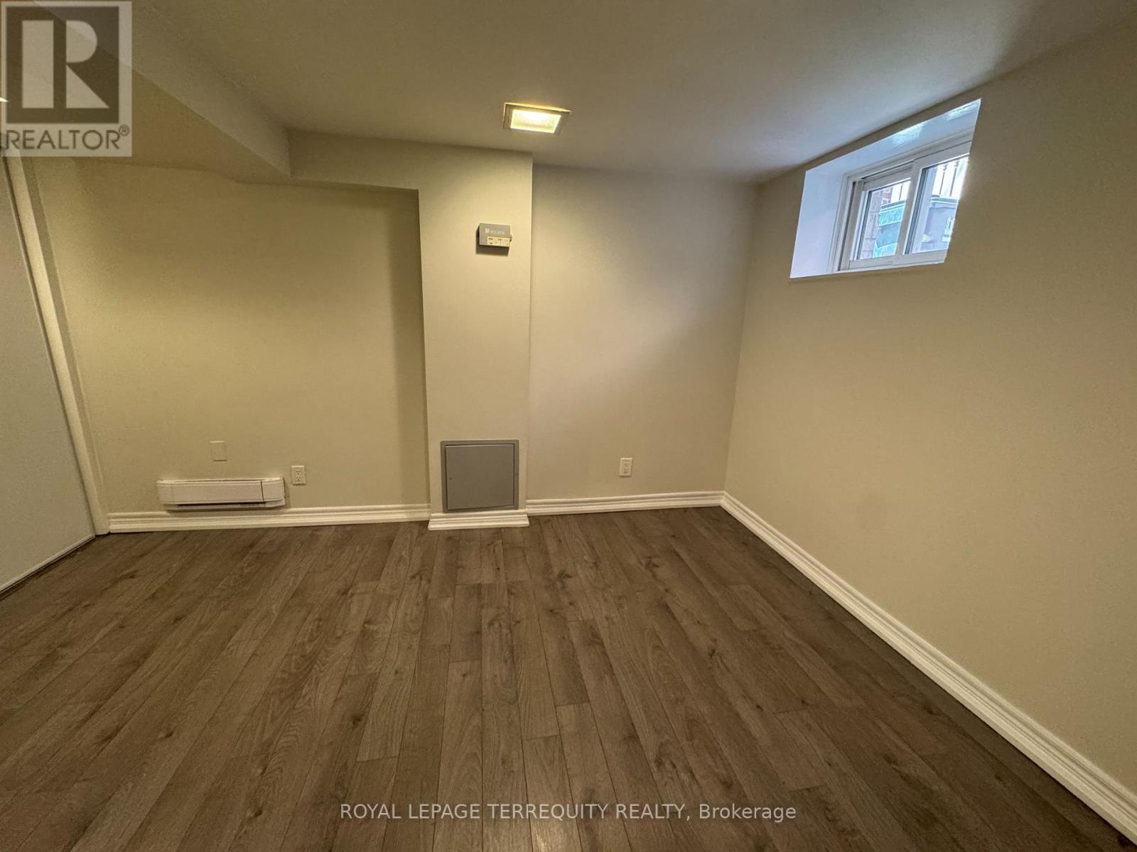 2 - 475 Woodbine Avenue, Toronto, Ontario  M4E 2H5 - Photo 11 - E13216442