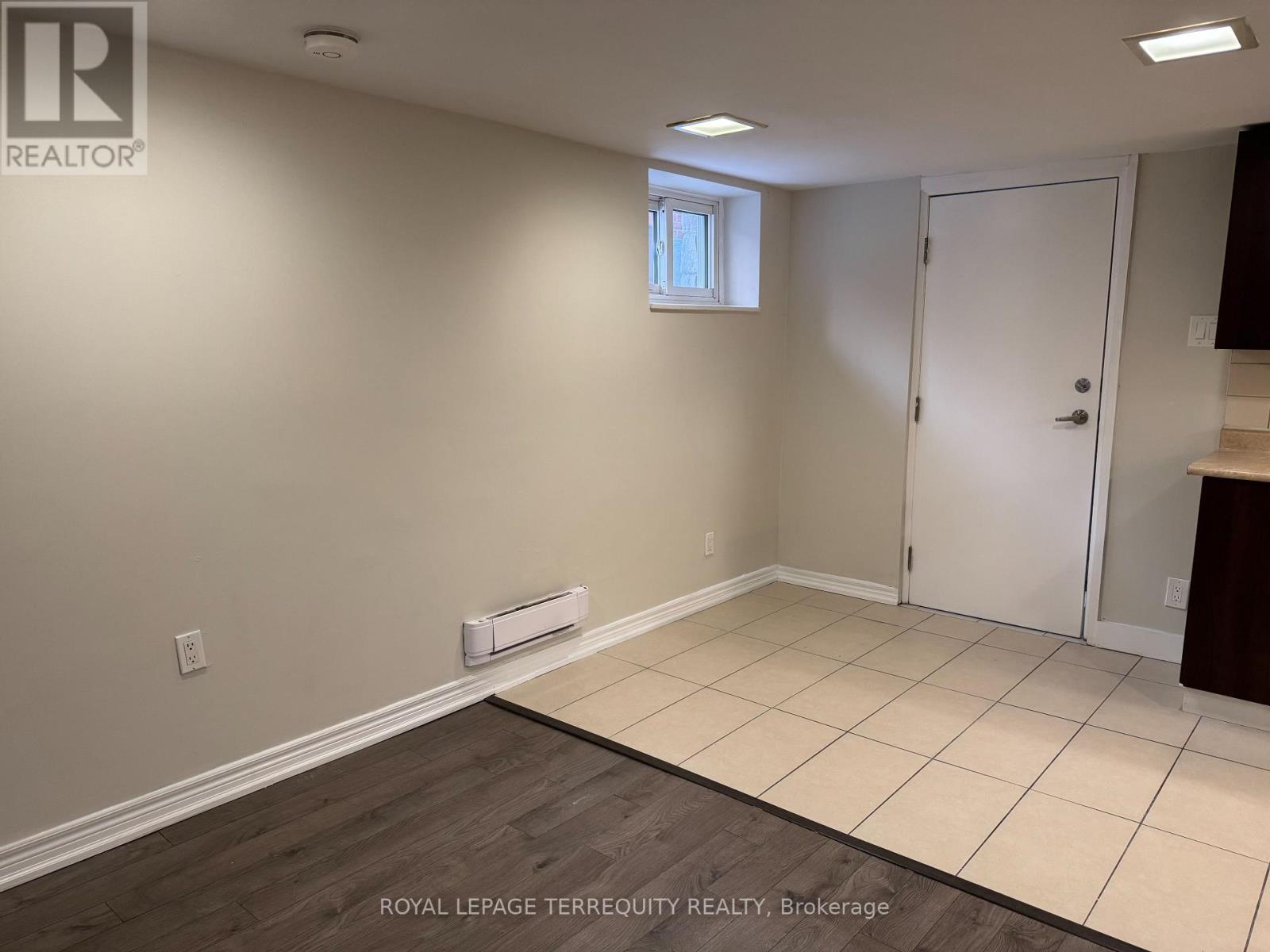 2 - 475 Woodbine Avenue, Toronto, Ontario  M4E 2H5 - Photo 12 - E13216442