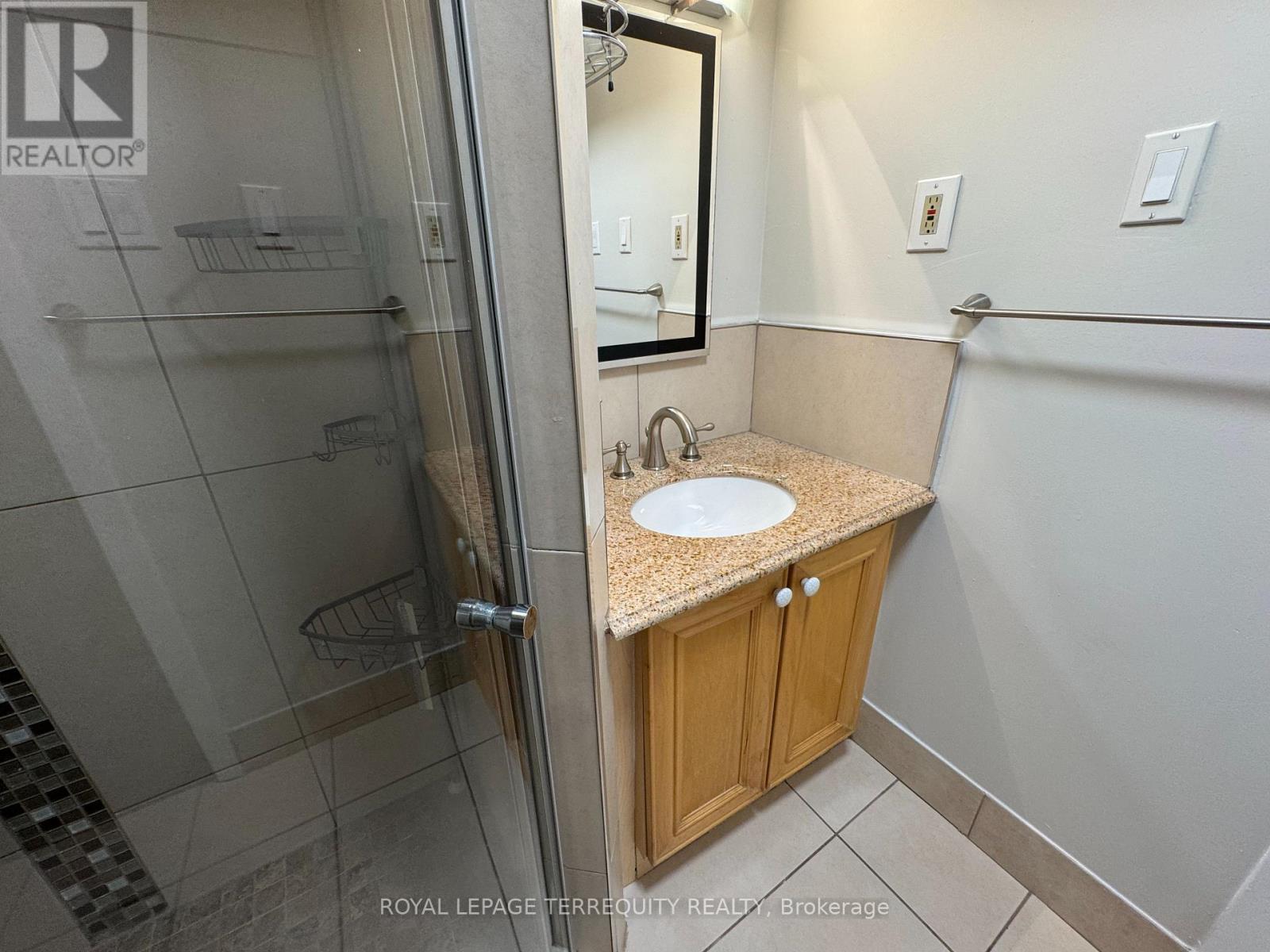 2 - 475 Woodbine Avenue, Toronto, Ontario  M4E 2H5 - Photo 15 - E13216442