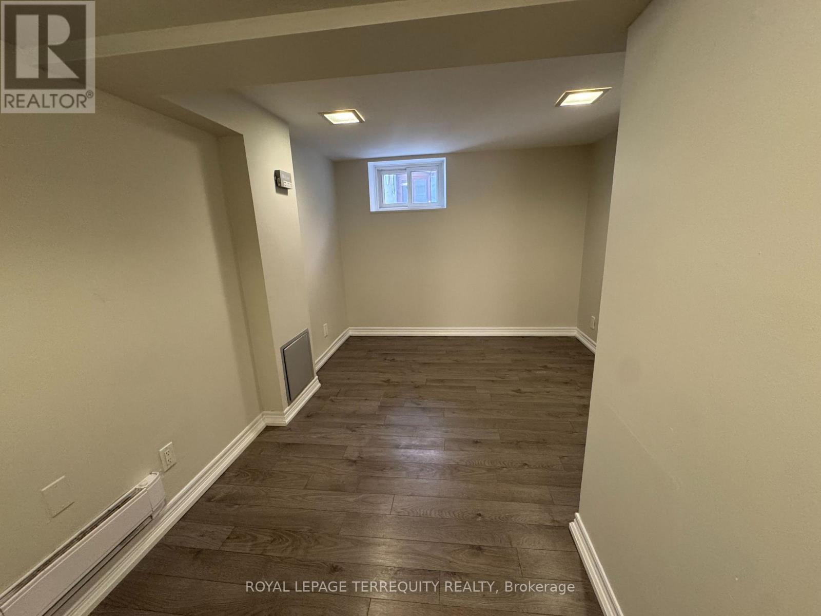 2 - 475 Woodbine Avenue, Toronto, Ontario  M4E 2H5 - Photo 5 - E13216442
