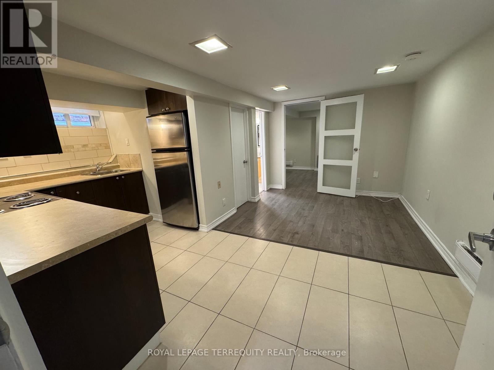 2 - 475 Woodbine Avenue, Toronto, Ontario  M4E 2H5 - Photo 7 - E13216442