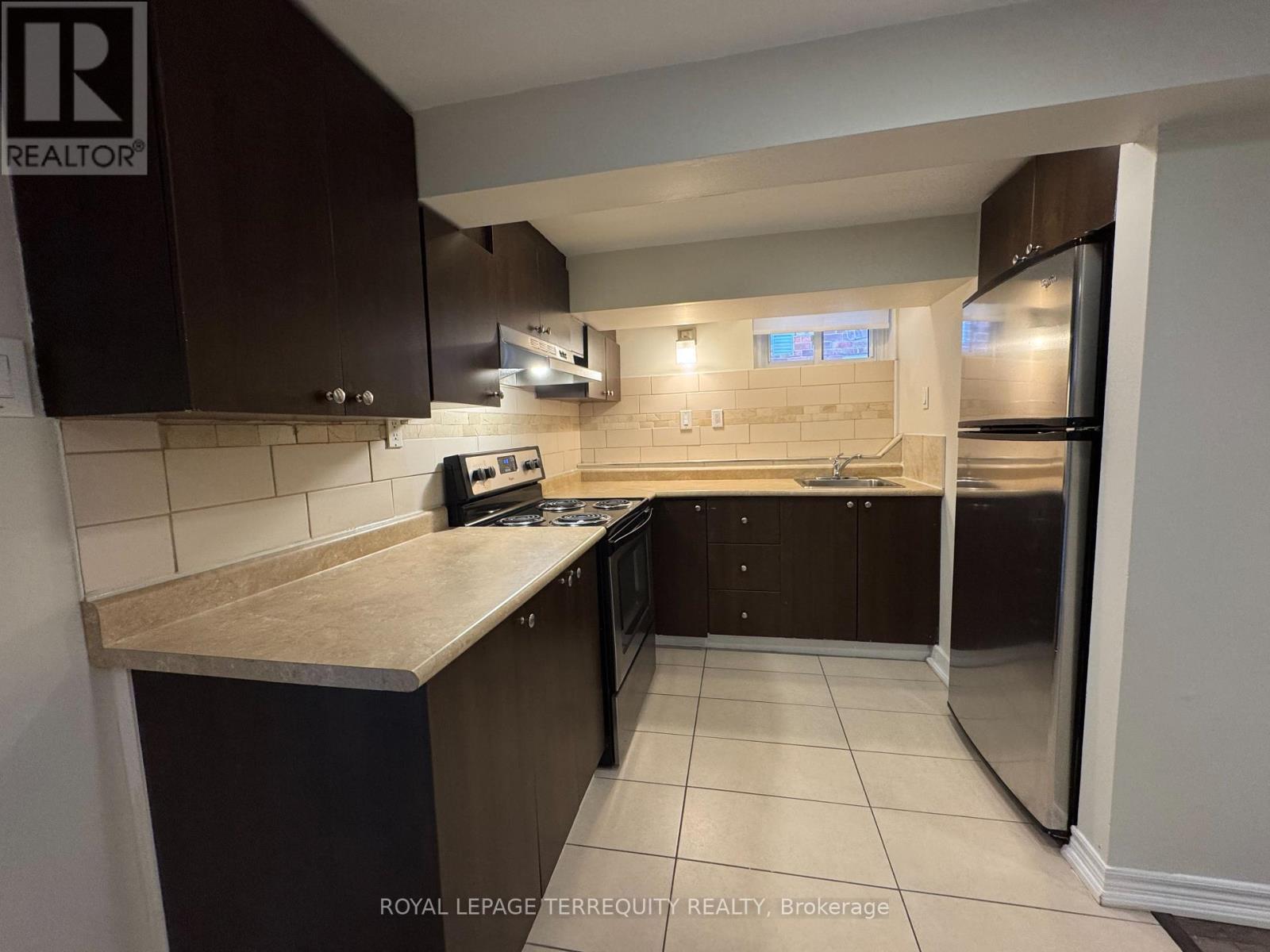 2 - 475 Woodbine Avenue, Toronto, Ontario  M4E 2H5 - Photo 8 - E13216442