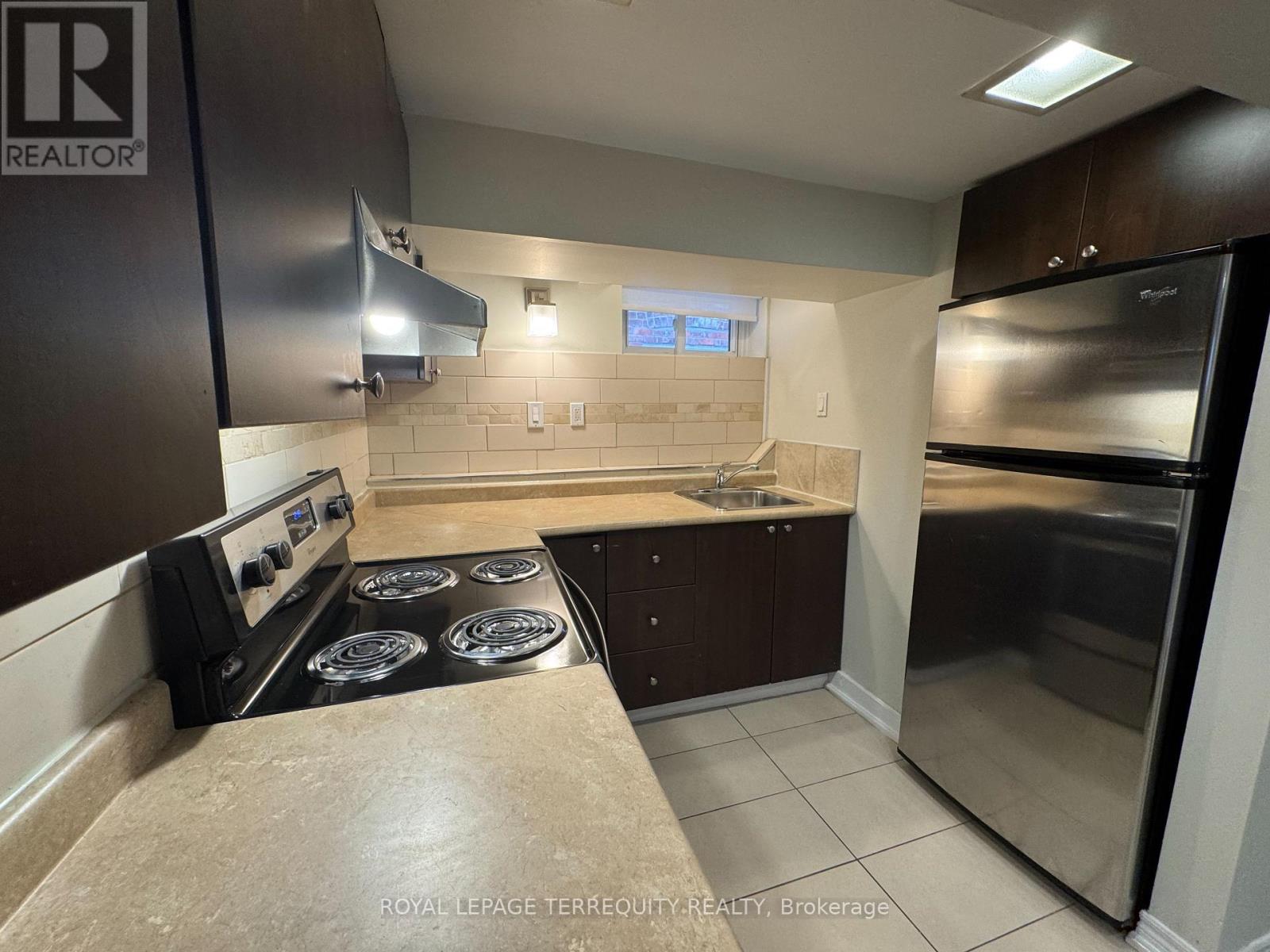 2 - 475 Woodbine Avenue, Toronto, Ontario  M4E 2H5 - Photo 9 - E13216442