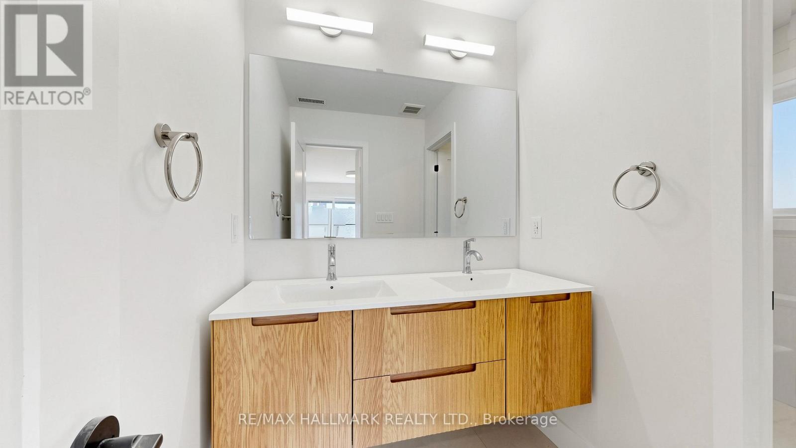 Second Floor - 367 Woodmount Avenue, Toronto, Ontario  M4C 4A6 - Photo 12 - E13216508