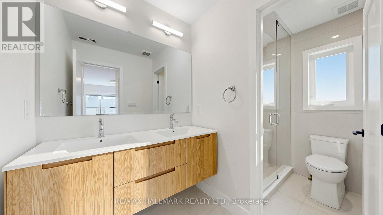 Second Floor - 367 Woodmount Avenue, Toronto, Ontario  M4C 4A6 - Photo 13 - E13216508