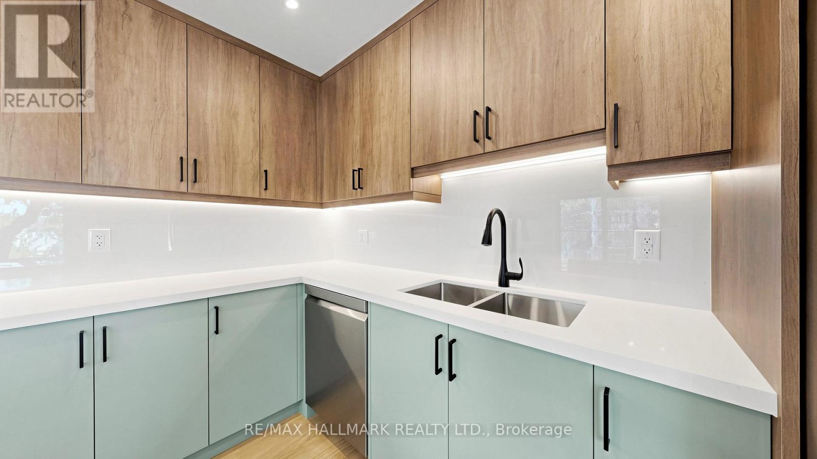 Second Floor - 367 Woodmount Avenue, Toronto, Ontario  M4C 4A6 - Photo 18 - E13216508