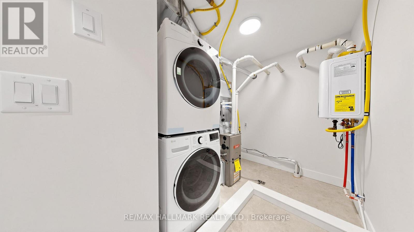Second Floor - 367 Woodmount Avenue, Toronto, Ontario  M4C 4A6 - Photo 9 - E13216508