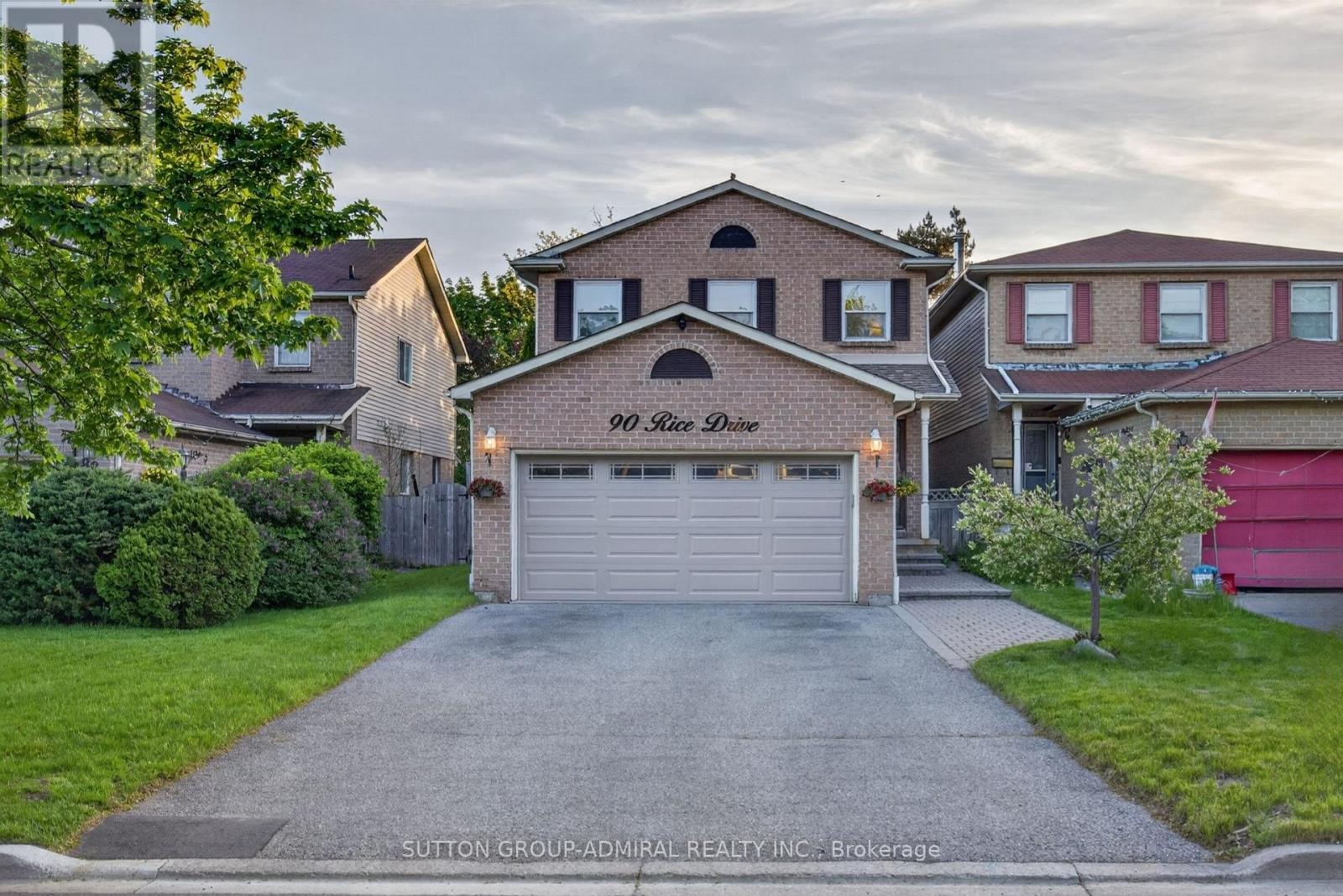 90 Rice Drive, Whitby, Ontario  L1N 7Y3 - Photo 2 - E13216510