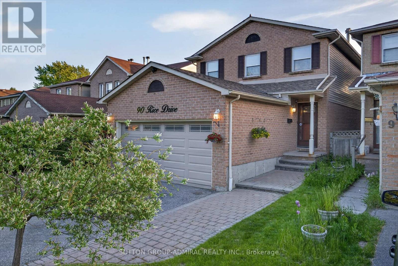 90 Rice Drive, Whitby, Ontario  L1N 7Y3 - Photo 3 - E13216510