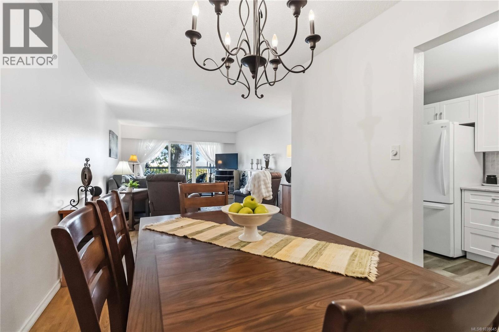 203 1665 Oak Bay Ave, Victoria, British Columbia  V8R 1B5 - Photo 15 - 1038645