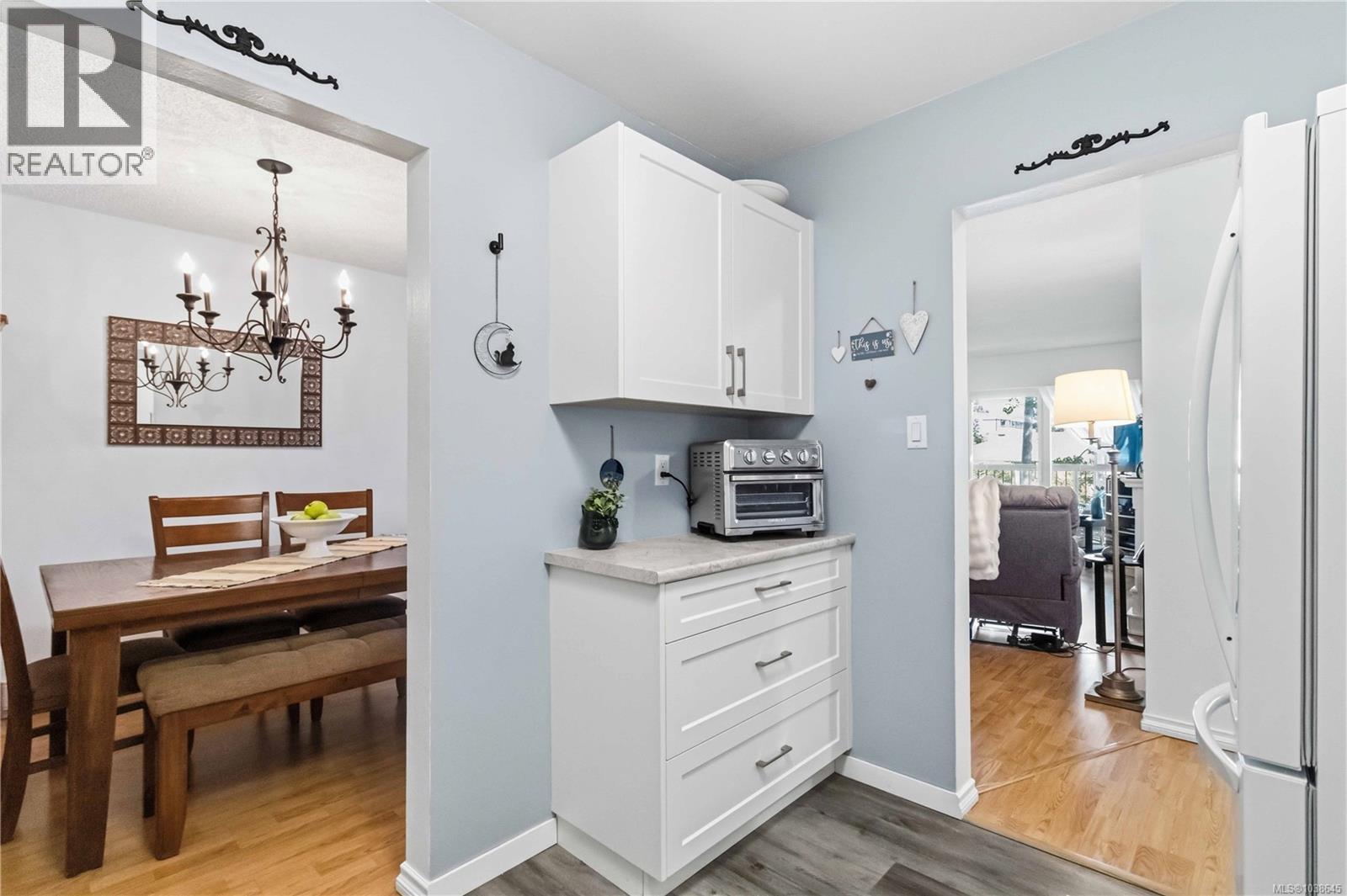 203 1665 Oak Bay Ave, Victoria, British Columbia  V8R 1B5 - Photo 18 - 1038645