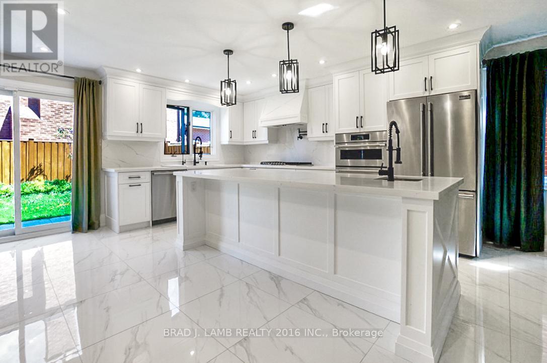 62 Royal Garden Boulevard, Vaughan, Ontario  L4L 7C2 - Photo 2 - N13216400