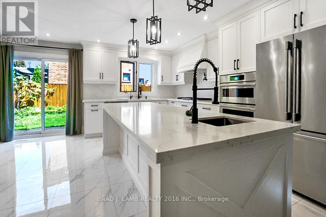 62 Royal Garden Boulevard, Vaughan, Ontario  L4L 7C2 - Photo 3 - N13216400