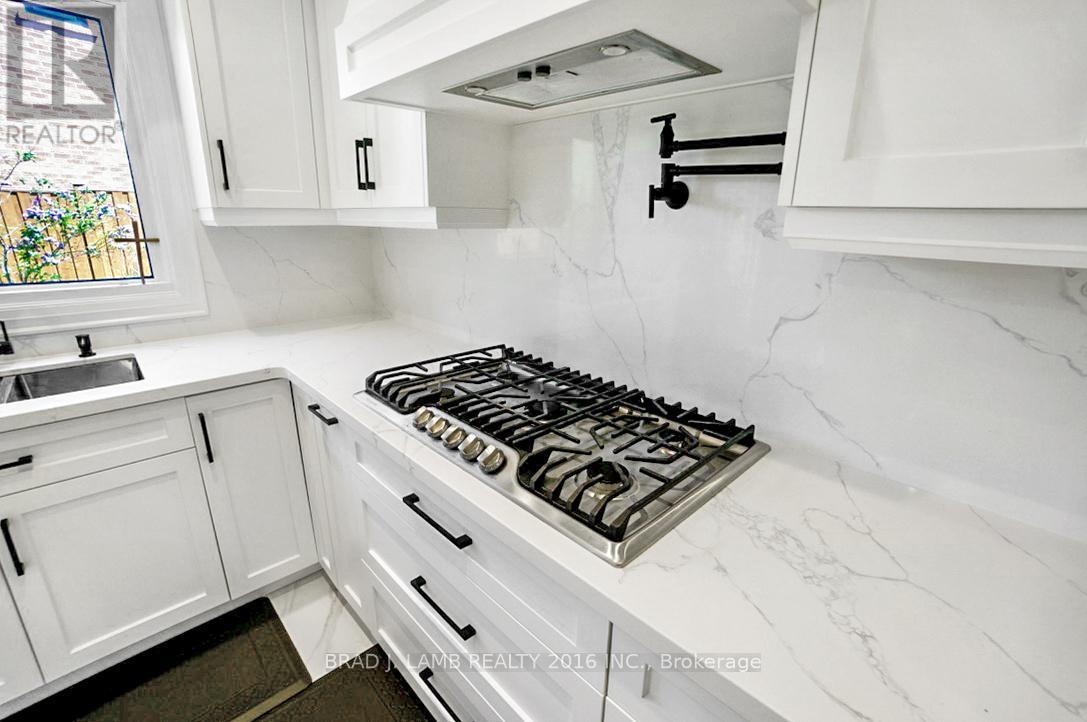 62 Royal Garden Boulevard, Vaughan, Ontario  L4L 7C2 - Photo 4 - N13216400