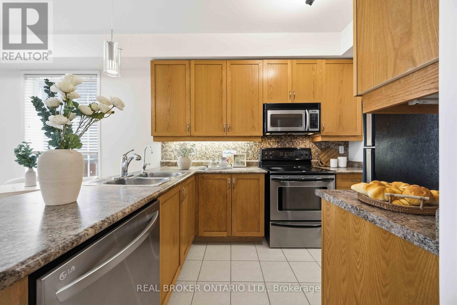 3 Evaridge Drive, Markham, Ontario  L6B 1E9 - Photo 16 - N13216500