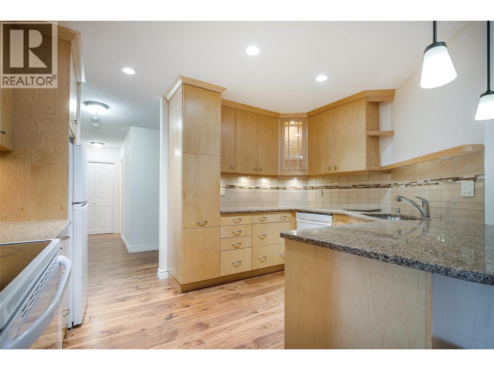 983 Bernard Avenue Unit# 206, Kelowna, British Columbia  V1Y 6P7 - Photo 9 - 10387664