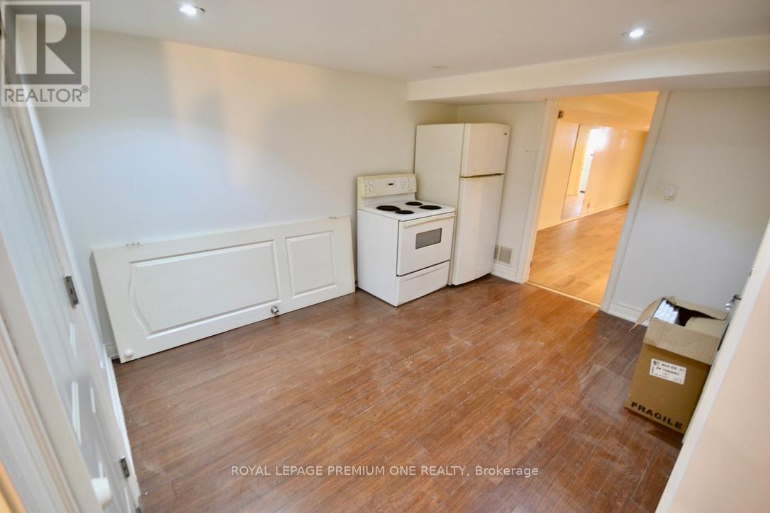 B & C - 312 Rustic Road, Toronto, Ontario  M6L 1W5 - Photo 14 - W13216456
