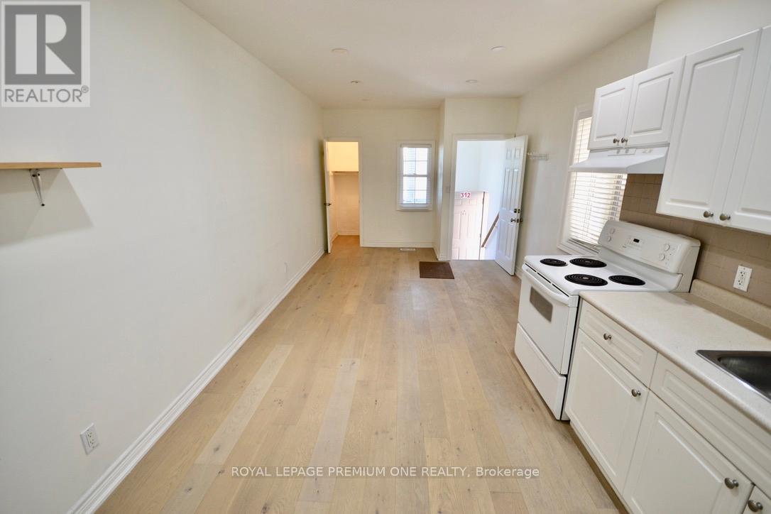 B & C - 312 Rustic Road, Toronto, Ontario  M6L 1W5 - Photo 8 - W13216456
