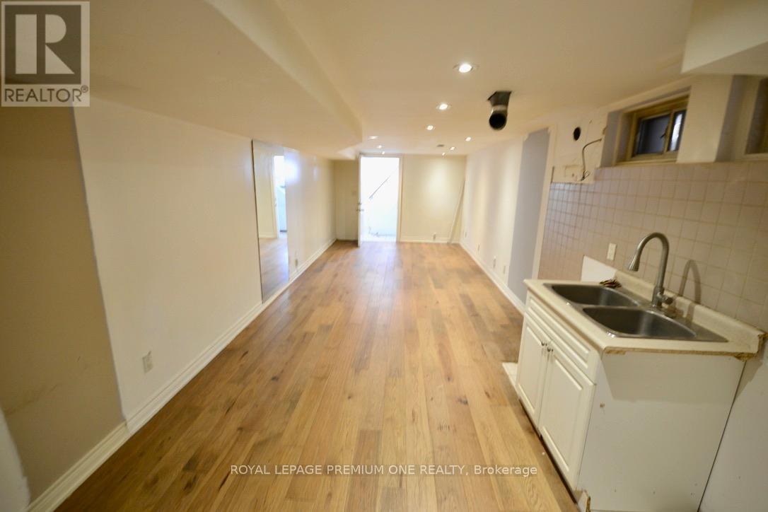 C - 312 Rustic Road, Toronto, Ontario  M6L 1W5 - Photo 6 - W13216458