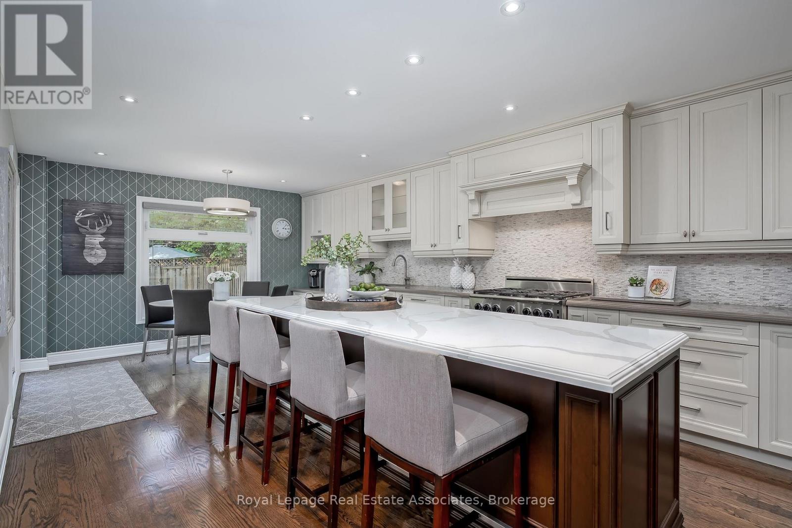 5936 Bell Harbour Drive, Mississauga, Ontario  L5M 5K7 - Photo 10 - W13216486