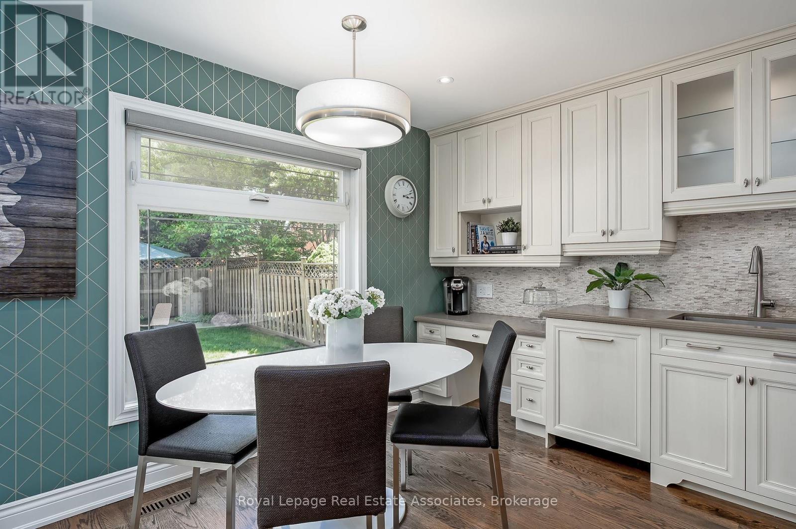 5936 Bell Harbour Drive, Mississauga, Ontario  L5M 5K7 - Photo 12 - W13216486