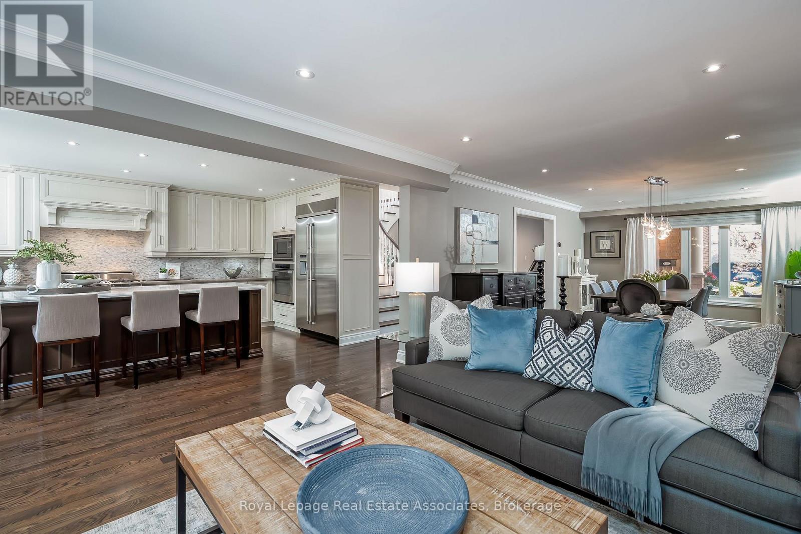 5936 Bell Harbour Drive, Mississauga, Ontario  L5M 5K7 - Photo 16 - W13216486
