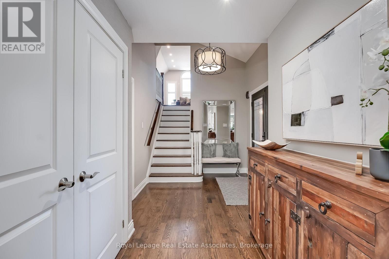 5936 Bell Harbour Drive, Mississauga, Ontario  L5M 5K7 - Photo 6 - W13216486