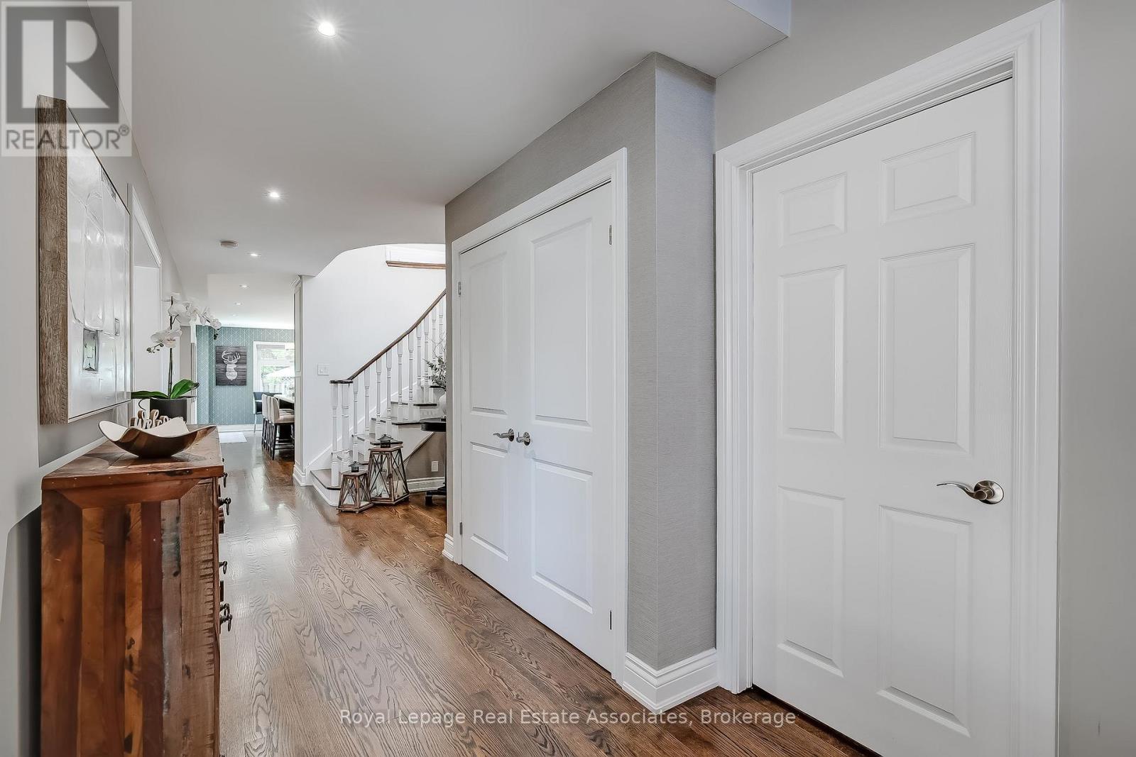 5936 Bell Harbour Drive, Mississauga, Ontario  L5M 5K7 - Photo 8 - W13216486