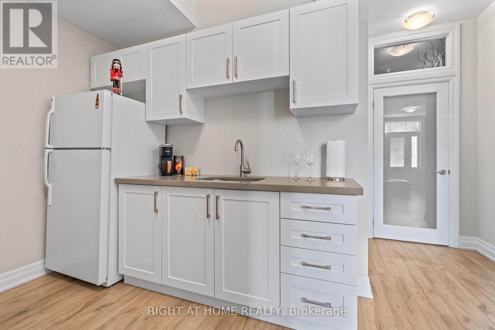 91b Evans Avenue, Toronto, Ontario  M8Z 1H7 - Photo 43 - W13216540